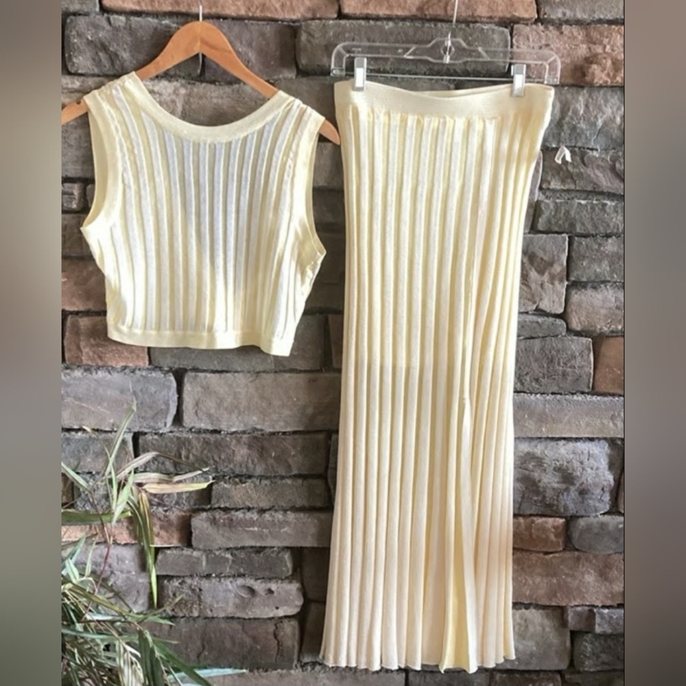 NEW House of Harlow 2PC Set Cream Yellow Knit Pleat Maxi Skirt Reversible Top XS